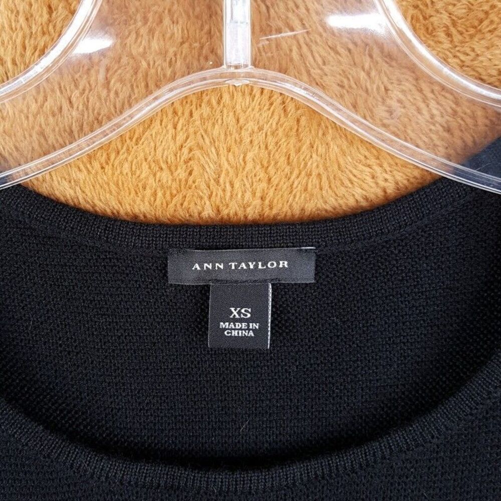 ANN TAYLOR Womens Sweater XS Black Pullover Crew Front Pockets Merino Wool Blend - Picture 3 of 8